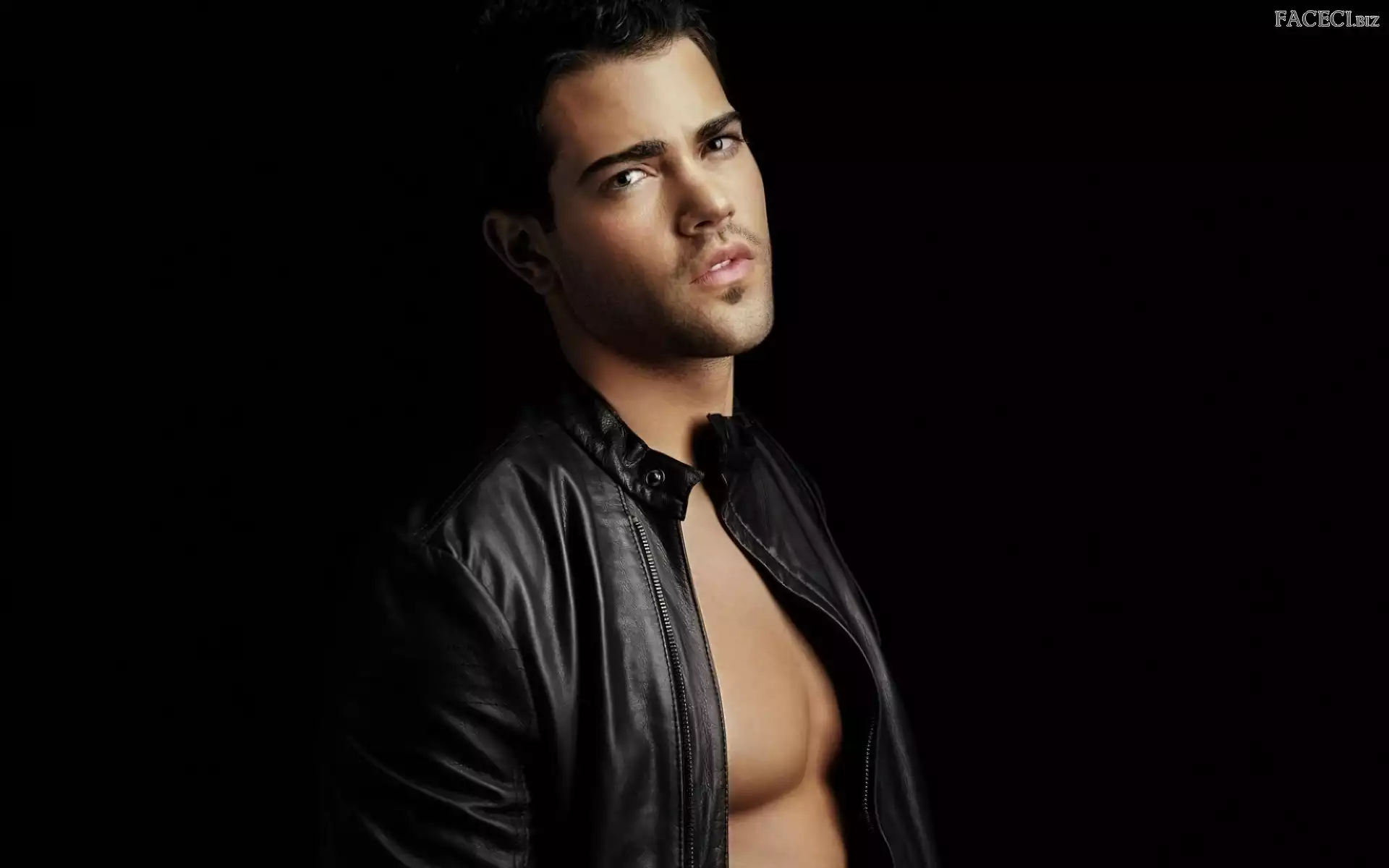 Kurtka, Czarna, Zarost, Przystojny, Brunet